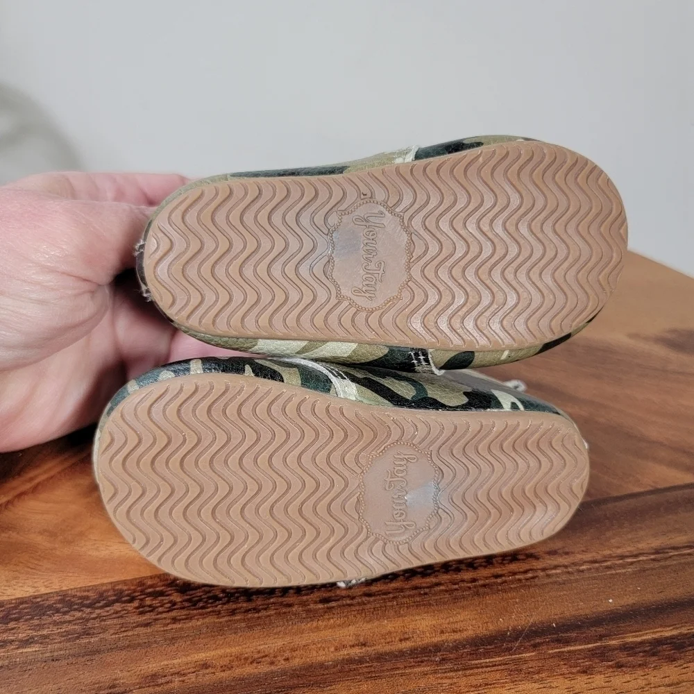 Your Joy Camouflage Kids Shoes Size 5 Leather Lace Up